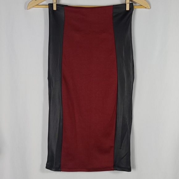 iVamos | Black/Red Midi Vegan Leather Panel Skirt - Picture 2 of 5